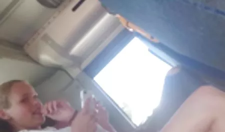 고양이와의 더 오래된 섹스 싸움에서 큰 엉덩이