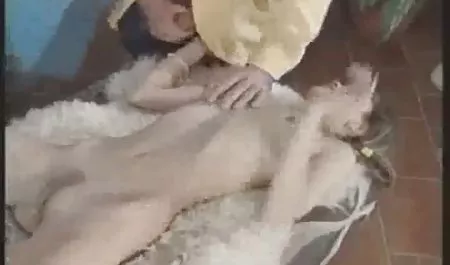 유이 얻는 두 개의 큰 섹스 포르노 타격 보지고 엉덩이